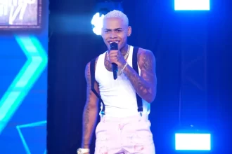 cantor-vt-kebradeira-e-preso-por-injuria-racial-apos-ofender-mulher-no-df