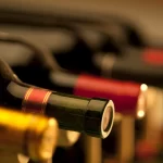 mulher-e-internada-em-estado-grave-apos-beber-vinho-com-soda-caustica