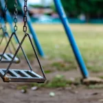 casal-e-condenado-por-abandonar-menino-em-forum-apos-desistir-da-adocao