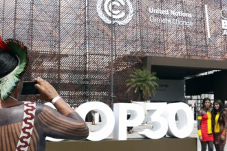 indigenas-do-mundo-cobram-na-cop30-centralidade-na-acao-climatica 