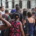 numero-dos-que-procuram-emprego-ha-mais-de-2-anos-cai-17,8%,-diz-ibge