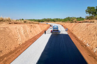 governador-laurez-moreira-entrega-pavimentacao-da-to-365-que-liga-o-trecho-ao-povoado-trevo-da-praia-neste-sabado,-15