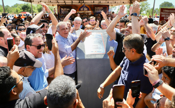 em-gurupi,-governador-laurez-moreira-entrega-pavimentacao-do-trevo-da-praia-e-assina-ordem-de-servico-para-novo-projeto-de-infraestrutura-na-regiao