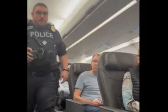 aviao-com-congressistas-dos-eua-faz-pouso-de-emergencia-apos-tumulto