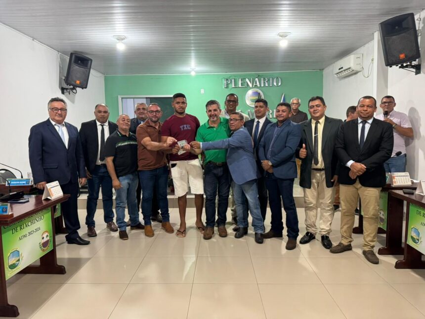 com-emenda-parlamentar,-deputado-wiston-gomes-garante-entrega-de-cnhs-sociais-em-riachinho