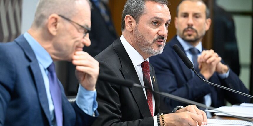 no-senado,-diretor-da-pf-critica-pl-antifaccao-por-reduzir-recursos