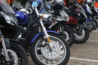 governo-lula-vai-liberar-faixa-azul-para-motos-em-todas-as-cidades-do-pais