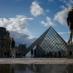 seguranca?-louvre-fecha-galeria-devido-a-“fragilidade-de-vigas”