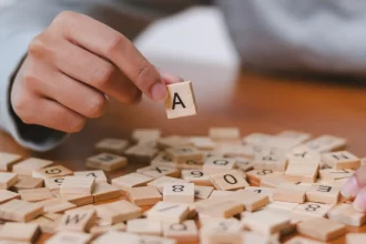 dicionario-de-cambridge-elege-parassocial-como-a-palavra-do-ano;-entenda