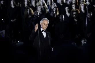 aqui-nunca-me-senti-estrangeiro,-e-carinho-da-sensacao-de-estar-entre-amigos,-diz-andrea-bocelli-sobre-brasil