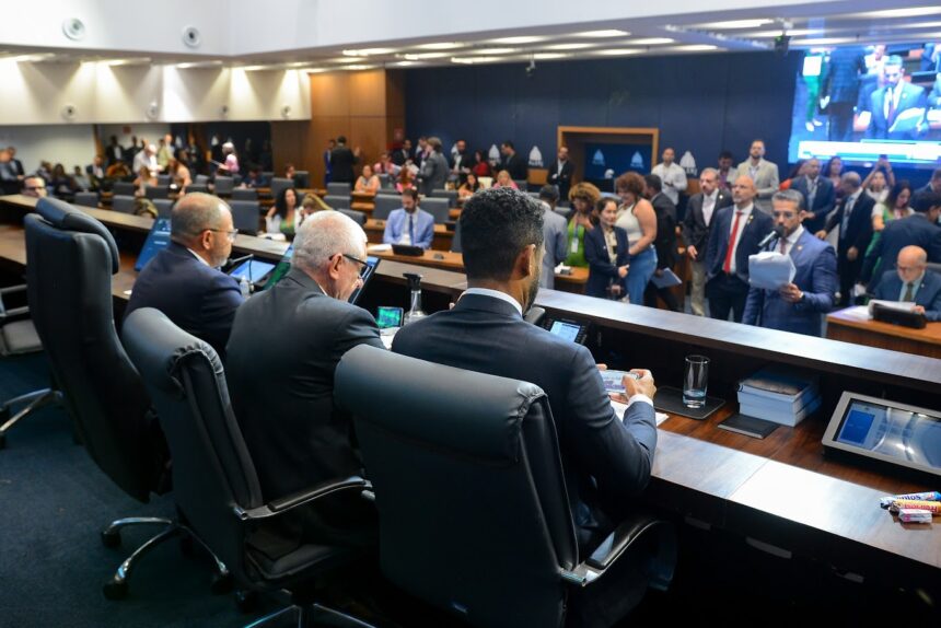 alerj-aprova-projeto-que-preve-aposentadoria-integral-de-policiais-civis-por-acidente-de-trabalho