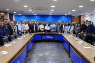 governador-laurez-moreira-regulariza-convenios-pendentes-do-programa-tocando-em-frente-e-libera-novos-repasses-para-16-municipios