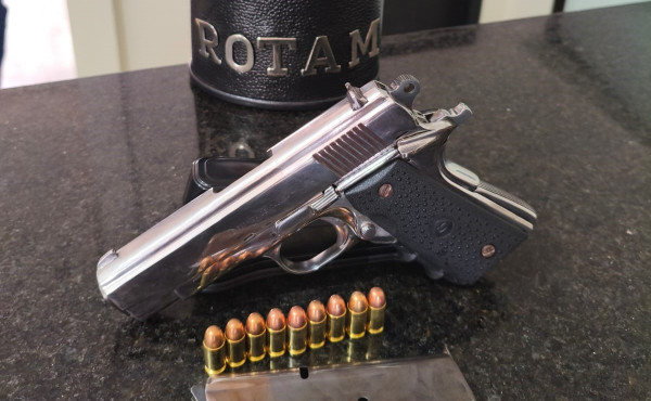 homem-e-preso-pela-policia-militar-por-porte-ilegal-de-arma-de-fogo-em-araguaina