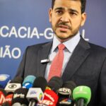 lula-indica-jorge-messias,-da-agu,-para-vaga-de-barroso-no-stf