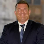 politico-australiano-renuncia-apos-filha-surgir-em-serie-de-pornografia