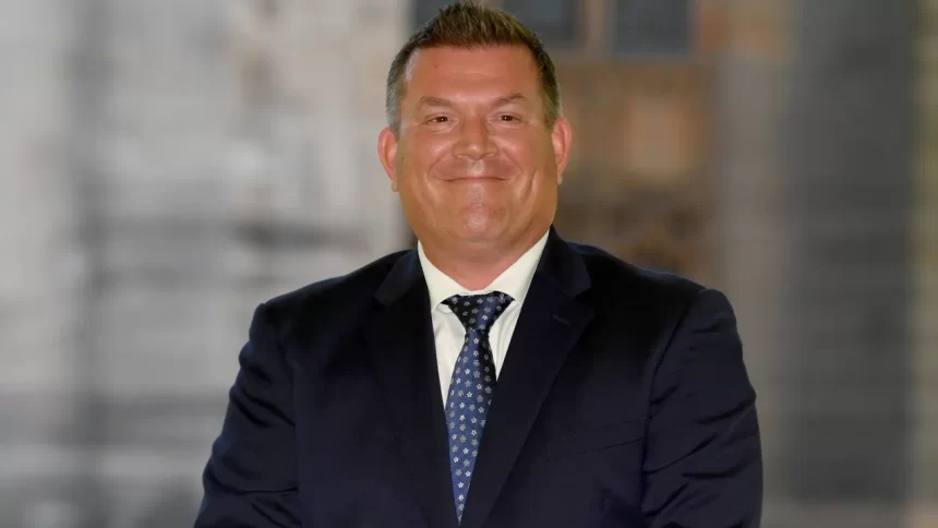 politico-australiano-renuncia-apos-filha-surgir-em-serie-de-pornografia