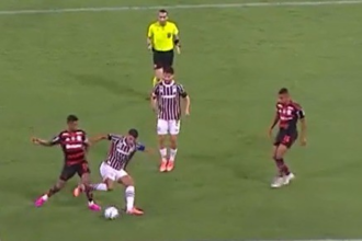 flamengo-critica-var-por-nao-marcar-penalti-em-bruno-henrique,-em-classico-com-fluminense:-‘erro-absurdo-e-grave’