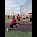 jogadora-nao-percebe-pedido-de-casamento-em-campo-e-reacao-viraliza