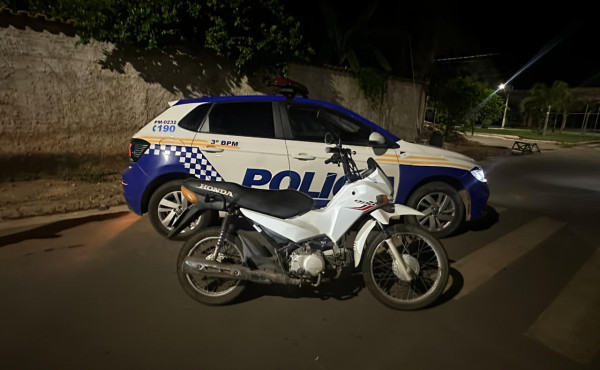 pm-apreende-tres-menores-infratores-por-furto-e-recupera-motocicleta-em-pedro-afonso