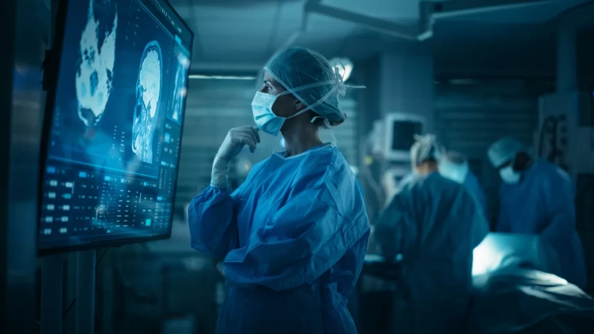 mulher-diagnosticada-com-cancer-raro-pensava-estar-na-menopausa