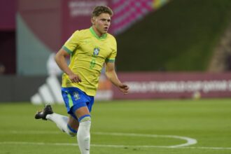 brasil-marca-no-ultimo-minuto-e-garante-vaga-na-semi-do-mundial-sub-17