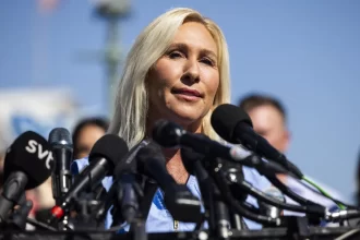 caso-epstein:-ex-aliada-de-trump-anuncia-demissao-do-congresso