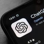 openai-lanca-grupos-no-chatgpt-com-reacoes,-emojis-e-memes-feitos-com-ia