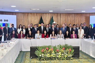 governo-do-tocantins-participa,-em-brasilia,-de-reuniao-para-discutir-investimentos-estrangeiros-e-promocao-do-comercio-exterior-nos-estados