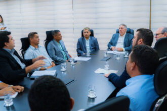 governador-laurez-moreira-recebe-prefeitos-do-jalapao-e-anuncia-projeto-da-to-110-para-interligar-o-tocantins-ao-maranhao