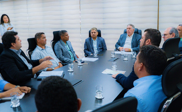 governador-laurez-moreira-recebe-prefeitos-do-jalapao-e-anuncia-projeto-da-to-110-para-interligar-o-tocantins-ao-maranhao