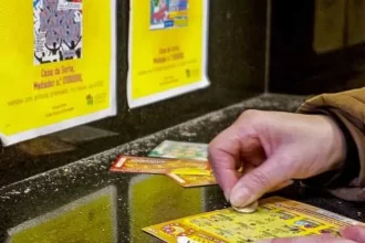 homem-fica-com-raspadinha-descartada-por-outro-cliente-e-ganha-us$-1-milhao