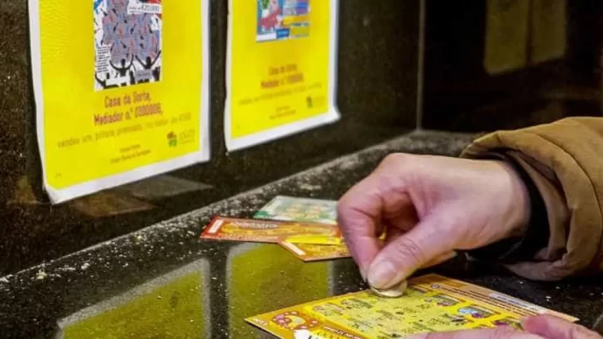 homem-fica-com-raspadinha-descartada-por-outro-cliente-e-ganha-us$-1-milhao