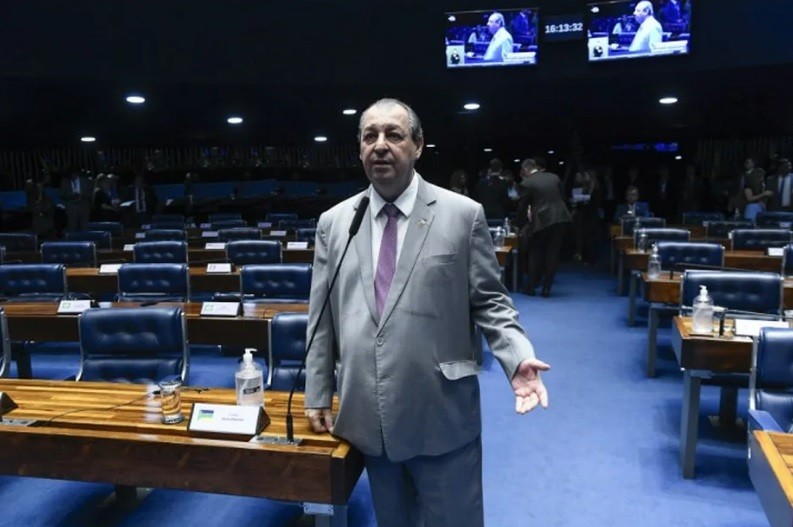 ccj-do-senado-aprova-reajuste-salarial-de-8%-para-servidores-do-judiciario-federal