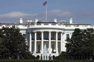 dois-militares-sao-baleados-proximos-a-casa-branca