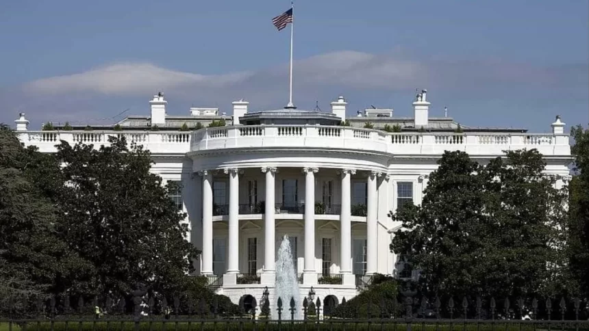 dois-militares-sao-baleados-proximos-a-casa-branca