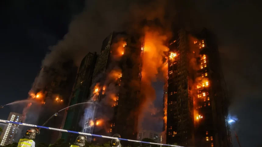 incendio-em-conjunto-residencial-de-hong-kong-mata-ao-menos-36