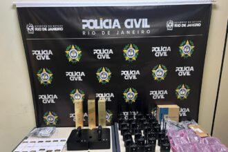 policia-apreende-‘canhoes-antidrone’-usados-pelo-trafico-em-casa-na-ilha-do-governador