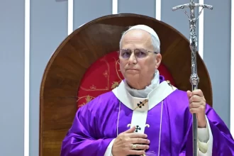 papa-rompe-tradicao-e-nao-reza-na-mesquita-azul,-em-istambul