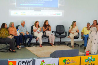 primeira-dama-angela-prudente-afirma-que-governo-do-tocantins-tem-olhar-permanente-para-as-comunidades,-durante-forum-das-entidades-comunitarias