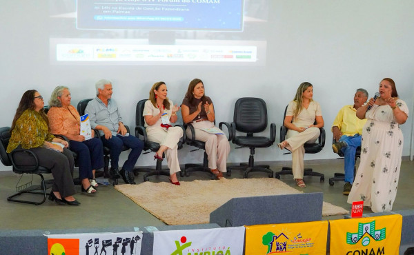 primeira-dama-angela-prudente-afirma-que-governo-do-tocantins-tem-olhar-permanente-para-as-comunidades,-durante-forum-das-entidades-comunitarias