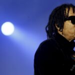 djavan-anuncia-turne-comemorativa-nos-50-anos-de-carreira;-saiba-os-precos-e-datas