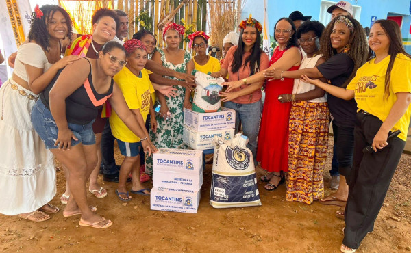 governo-do-tocantins-distribui-sementes-do-programa-mesa-farta-para-comunidade-quilombola-barra-de-aroeira