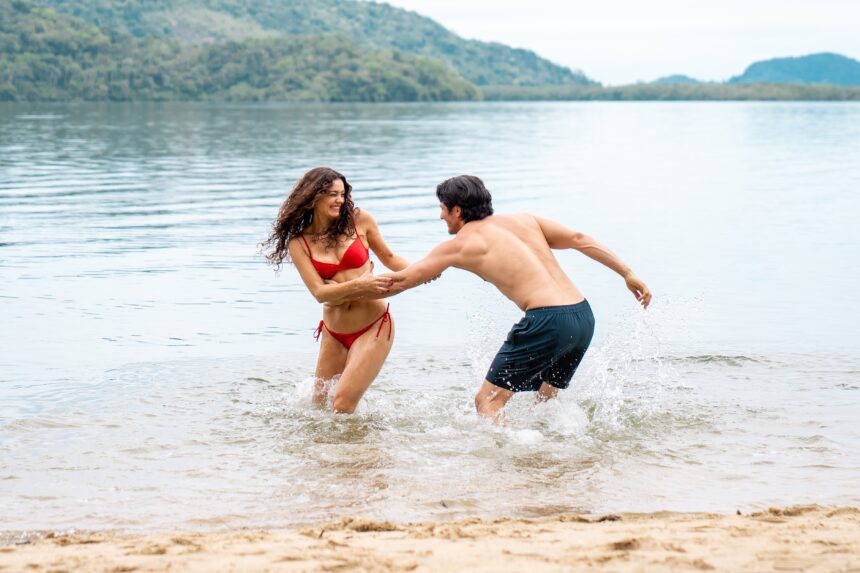 nos-resumos-de-‘tres-gracas’,-gerluce-e-paulinho-cruzam-com-claudia-sem-reconhece-la