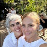 heloisa-perisse-leva-namorada-diretora-a-festa-de-autor-e-posa-com-ela-apos-romance-ser-revelado