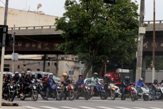rapido-e-perigoso:-levantamento-da-ufrj-mostra-que-97%-dos-entrevistados-se-deslocam-de-moto