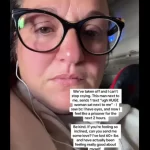 mulher-chora-em-voo-apos-passageiro-enviar-mensagem-cruel-sobre-ela