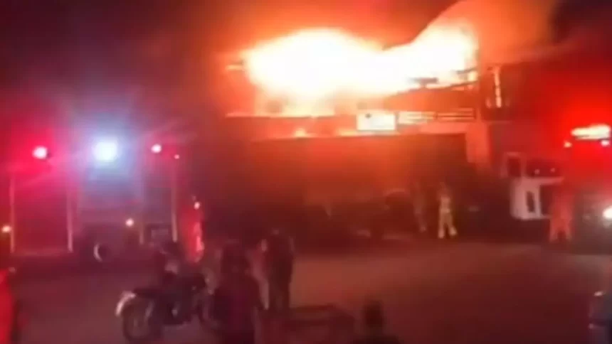 incendio-de-grande-porte-destroi-28-lojas-na-ceasa-do-rio