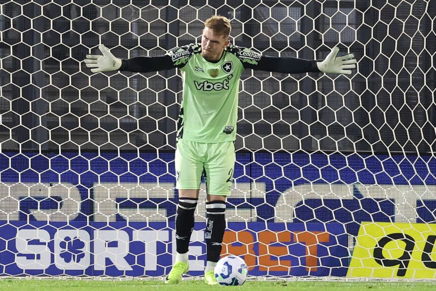 correa,-savarino,-leo-linck-e-barboza-desfalcam-o-botafogo-em-partida-contra-o-cruzeiro