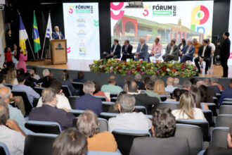 em-forum-nacional,-governador-laurez-moreira-e-ministro-marcio-franca-reforcam-parceria-institucional-para-fortalecer-pequenos-negocios-no-tocantins