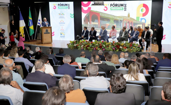 em-forum-nacional,-governador-laurez-moreira-e-ministro-marcio-franca-reforcam-parceria-institucional-para-fortalecer-pequenos-negocios-no-tocantins